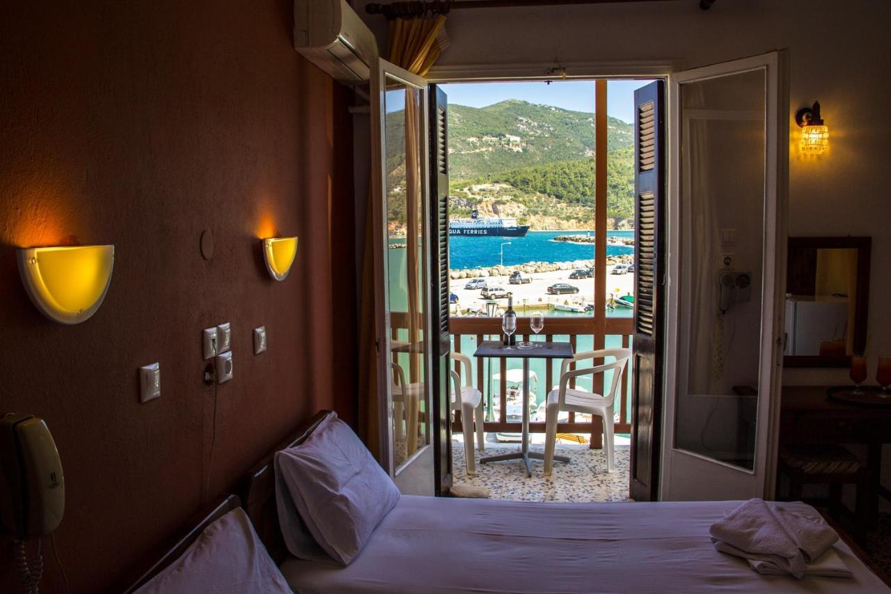 Georgios L Hotel Скопелос Екстериор снимка