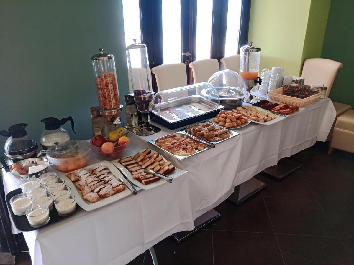 Georgios L Hotel Скопелос Екстериор снимка