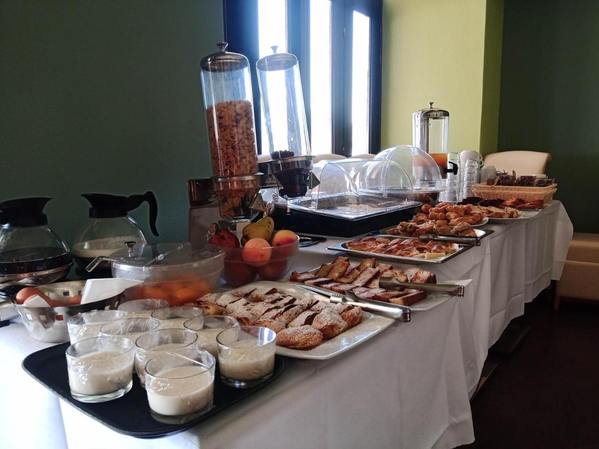 Georgios L Hotel Скопелос Екстериор снимка